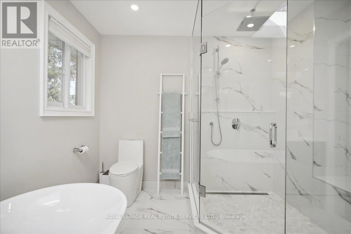 1141 Vicki Lane, Mississauga, Ontario  L5C 2X9 - Photo 3 - W12169128