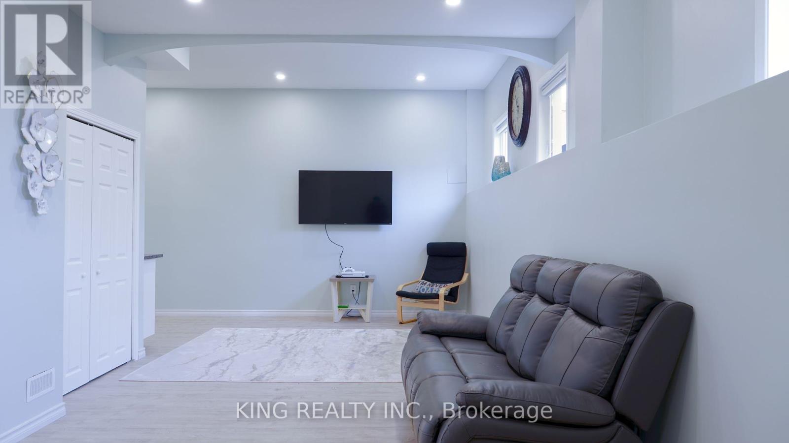68 Baldcypress Way, Ottawa, Ontario  K2V 0N6 - Photo 20 - X12216460
