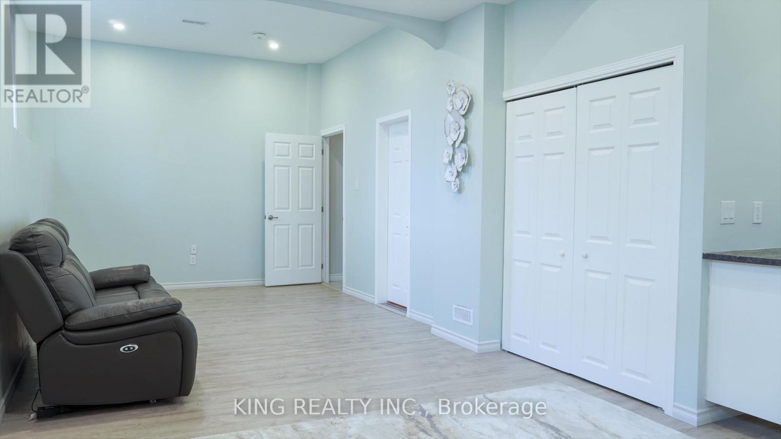 68 Baldcypress Way, Ottawa, Ontario  K2V 0N6 - Photo 21 - X12216460
