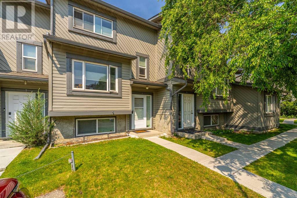 Property at 8, 12 Templewood Drive NE image 2