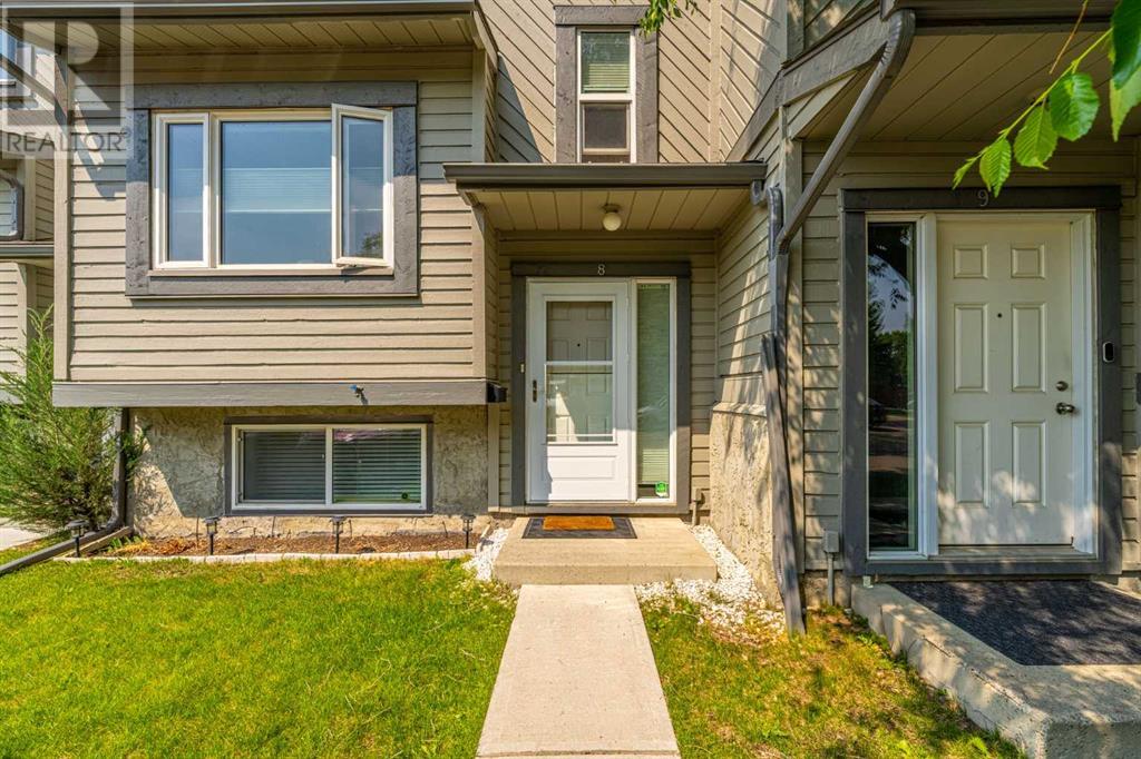 Property at 8, 12 Templewood Drive NE image 3