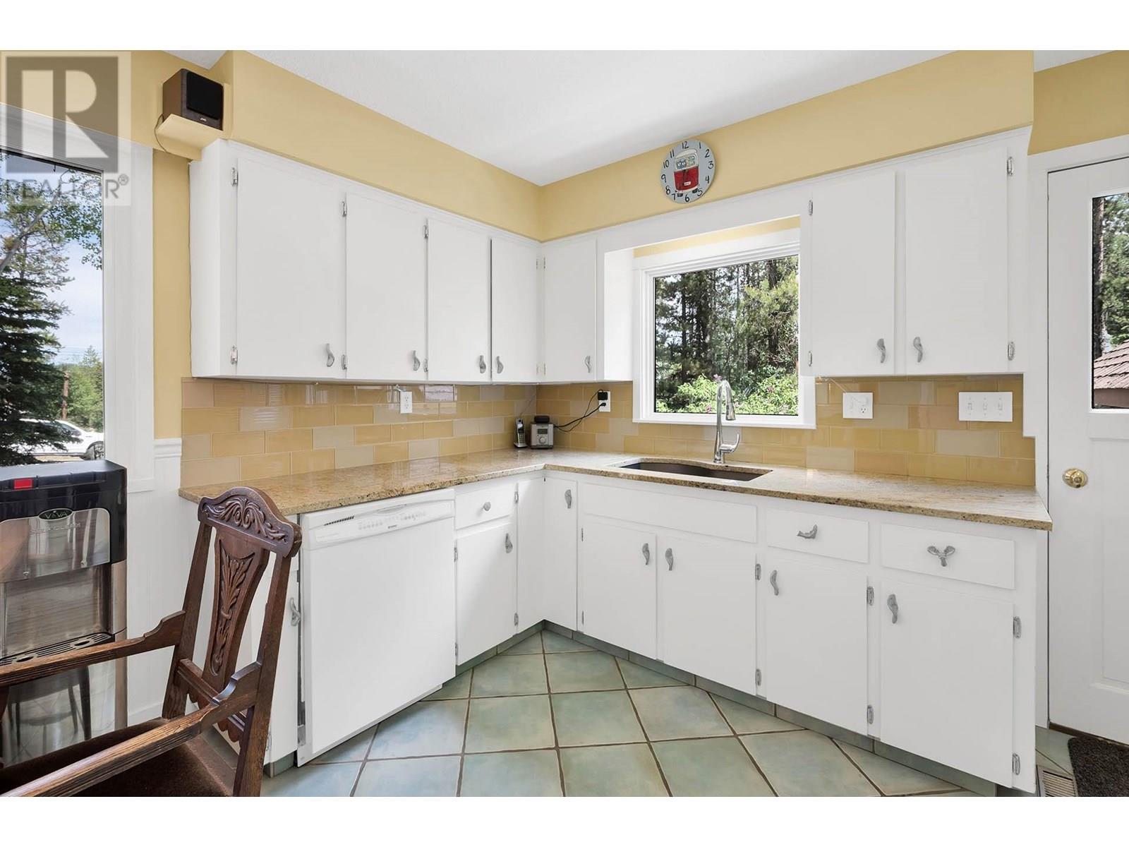 3876 Lookout Road, Kamloops, British Columbia  V1S 1Y8 - Photo 10 - 10351993