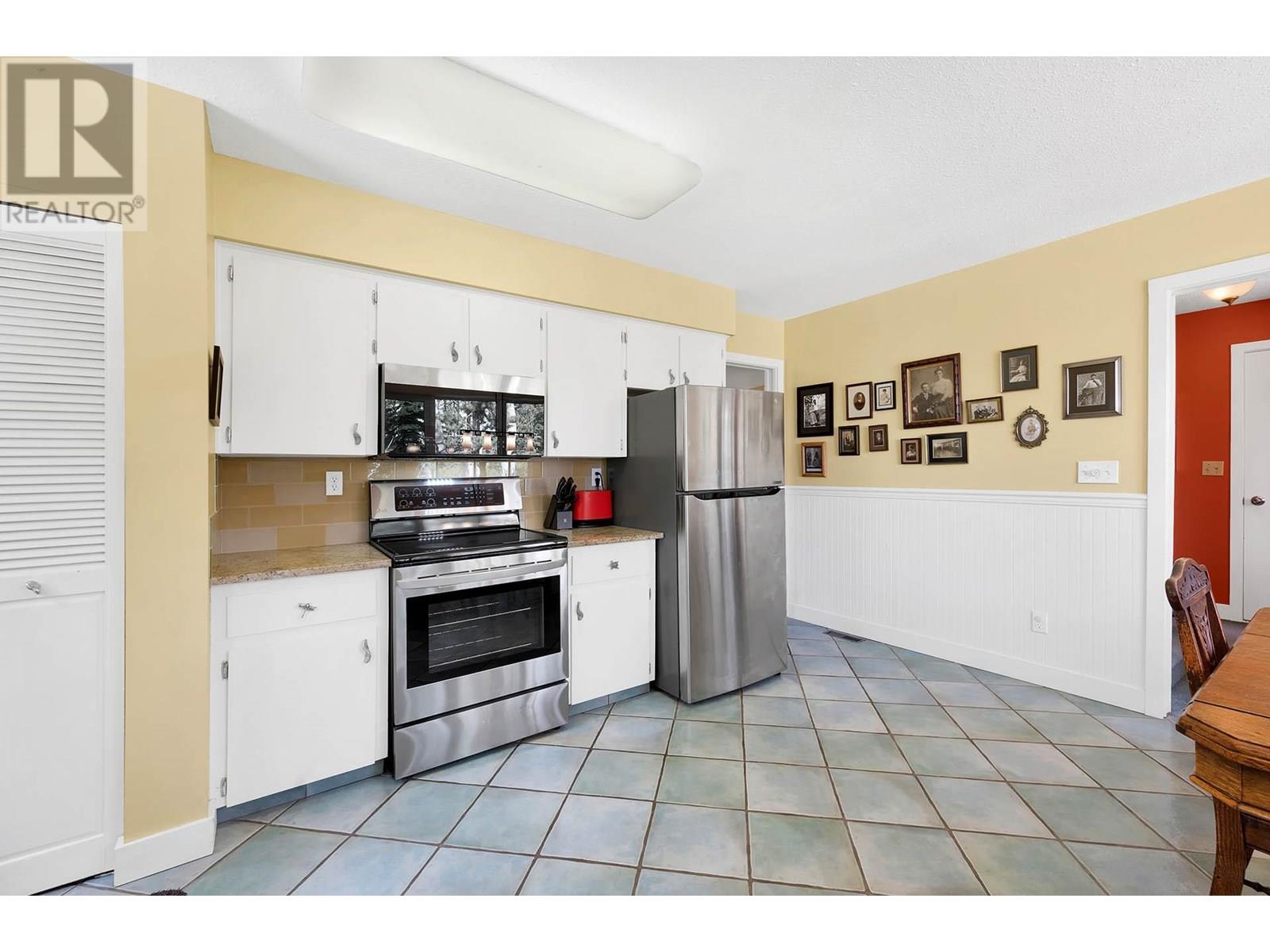 3876 Lookout Road, Kamloops, British Columbia  V1S 1Y8 - Photo 12 - 10351993