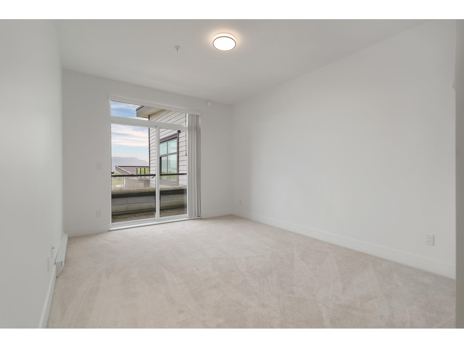 514 9983 E Barnston Drive, Surrey, British Columbia  V4N 6T3 - Photo 8 - R3013147