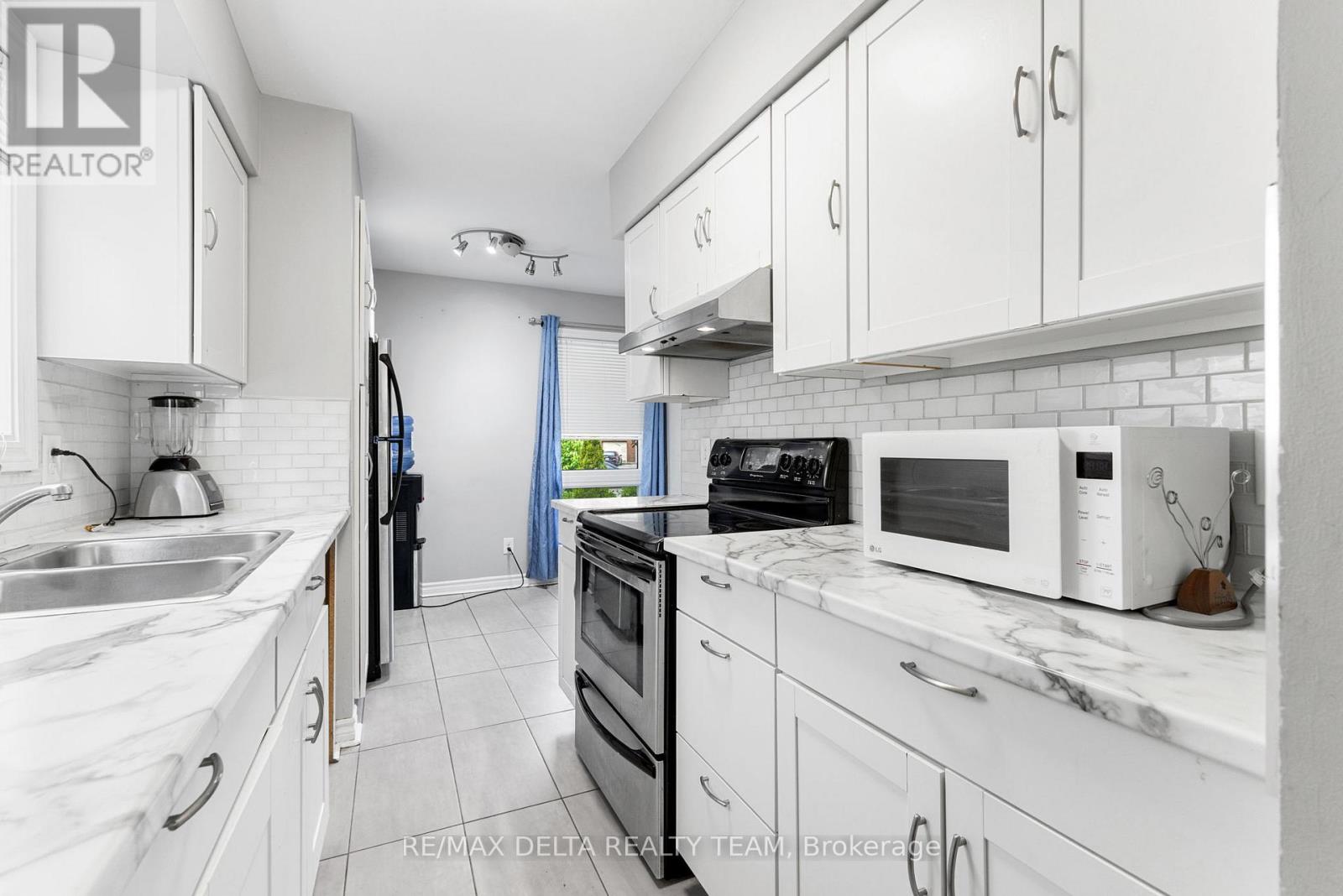 1401 Coulter Place, Ottawa, Ontario  K1E 3H9 - Photo 10 - X12217407