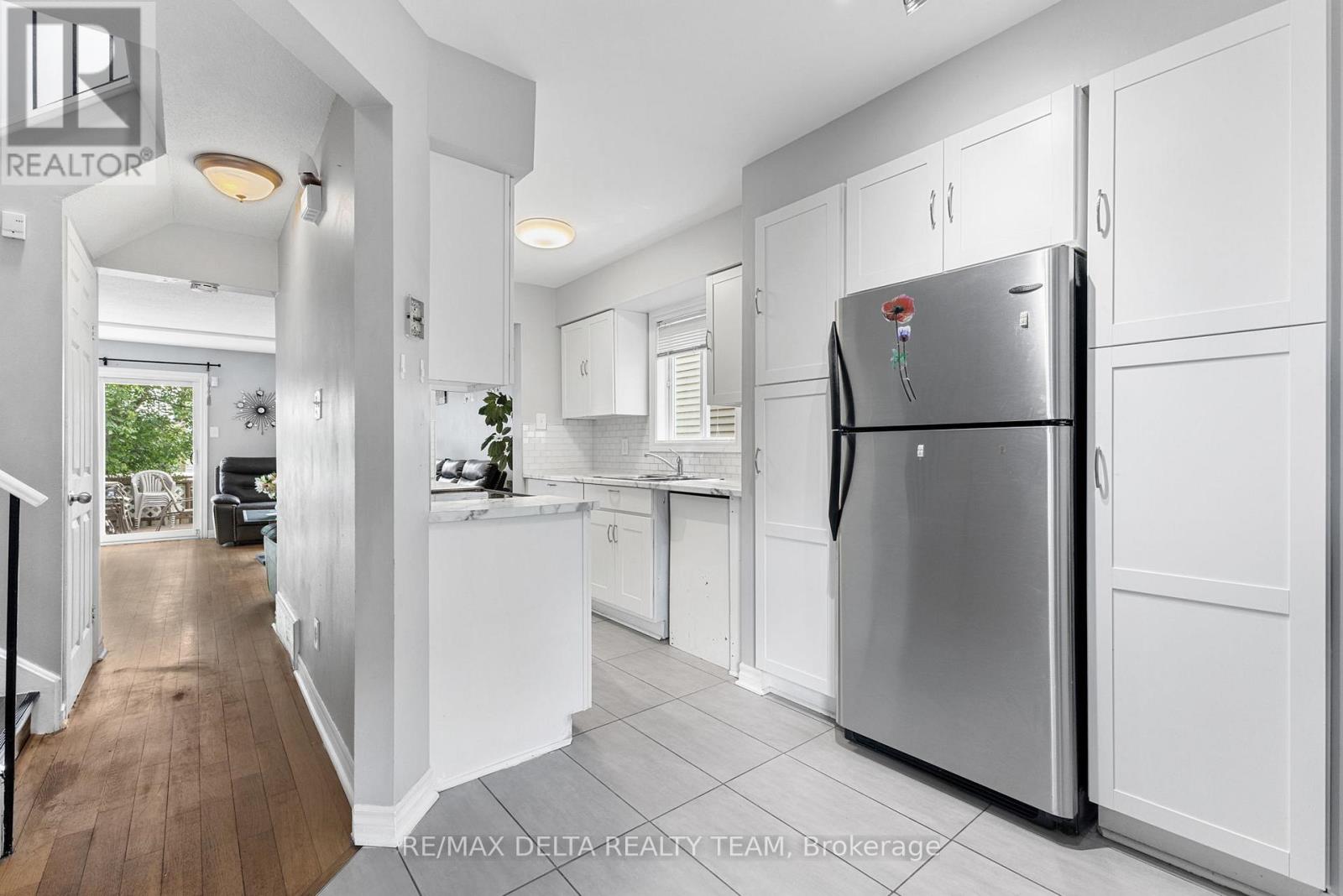 1401 Coulter Place, Ottawa, Ontario  K1E 3H9 - Photo 5 - X12217407