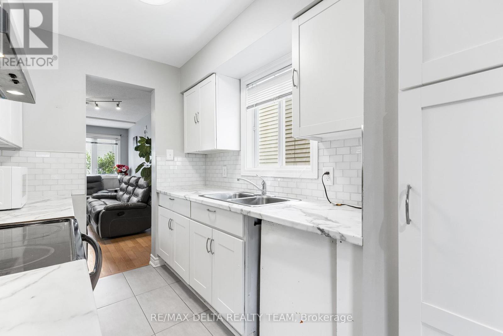 1401 Coulter Place, Ottawa, Ontario  K1E 3H9 - Photo 8 - X12217407