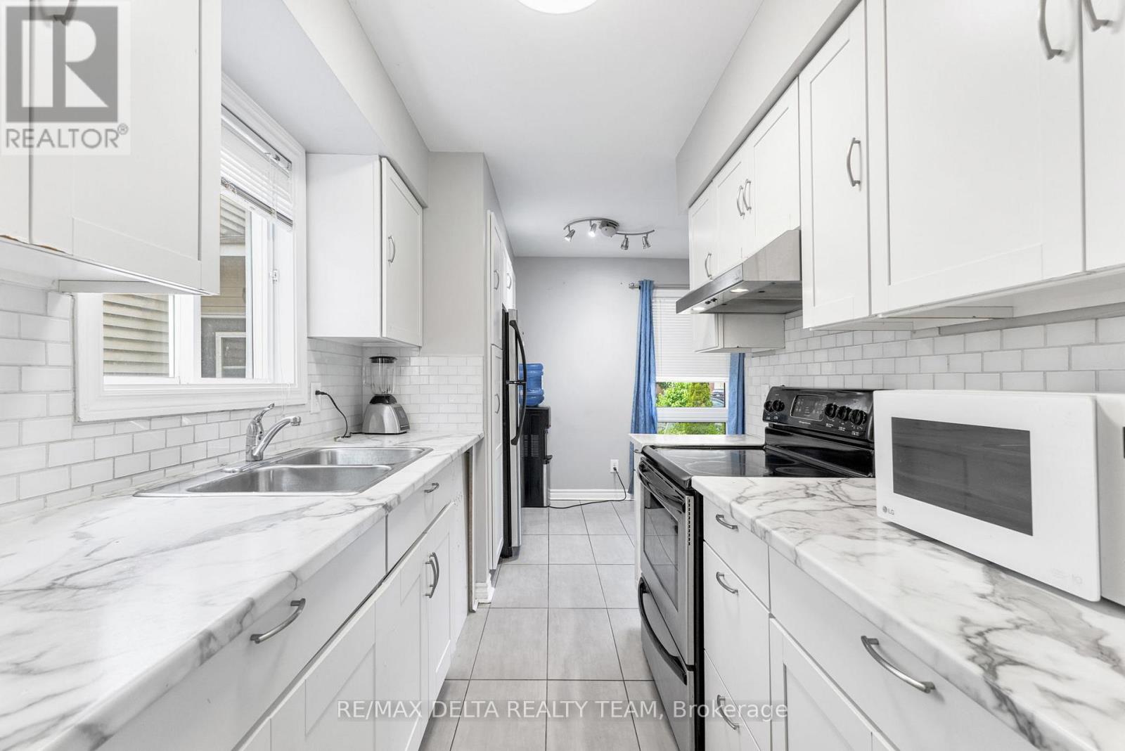 1401 Coulter Place, Ottawa, Ontario  K1E 3H9 - Photo 9 - X12217407