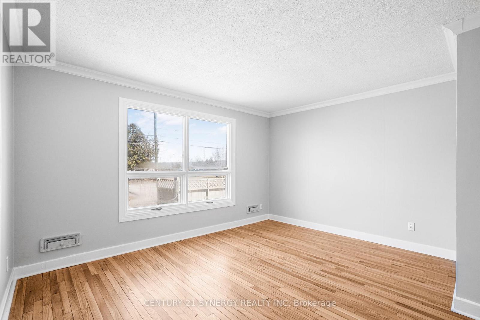 14 Johnwoods Street, Ottawa, Ontario  K2S 1B9 - Photo 5 - X12217414