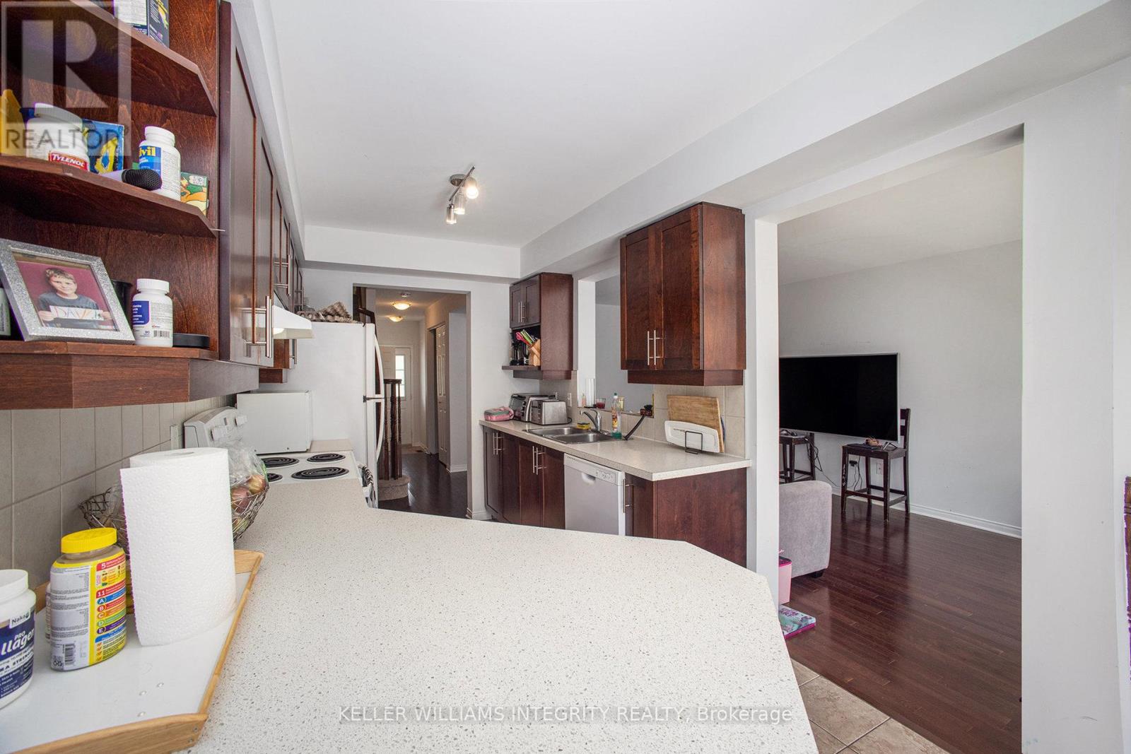 148 Goldwood Private, Ottawa, Ontario  K2J 0P6 - Photo 5 - X12217419