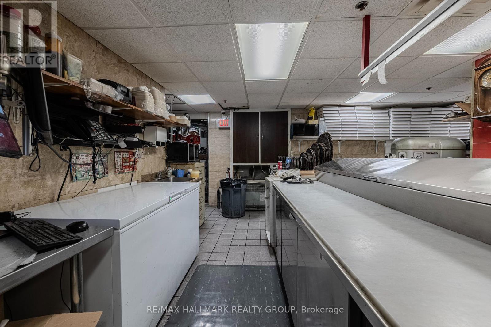 320 Bank Street, Ottawa, Ontario  K2P 1Y1 - Photo 16 - X12217447