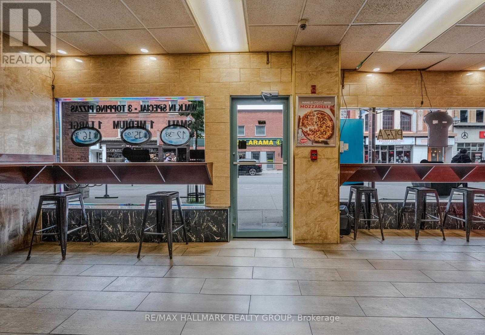 320 Bank Street, Ottawa, Ontario  K2P 1Y1 - Photo 7 - X12217447