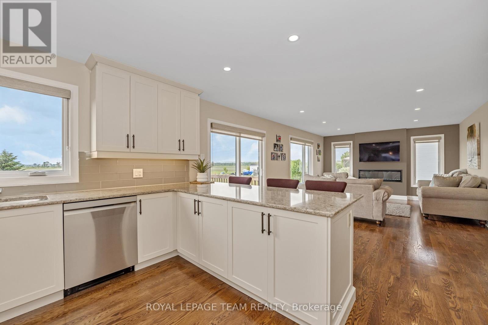 82 Porcupine Trail, Ottawa, Ontario  K0A 1T0 - Photo 11 - X12217459