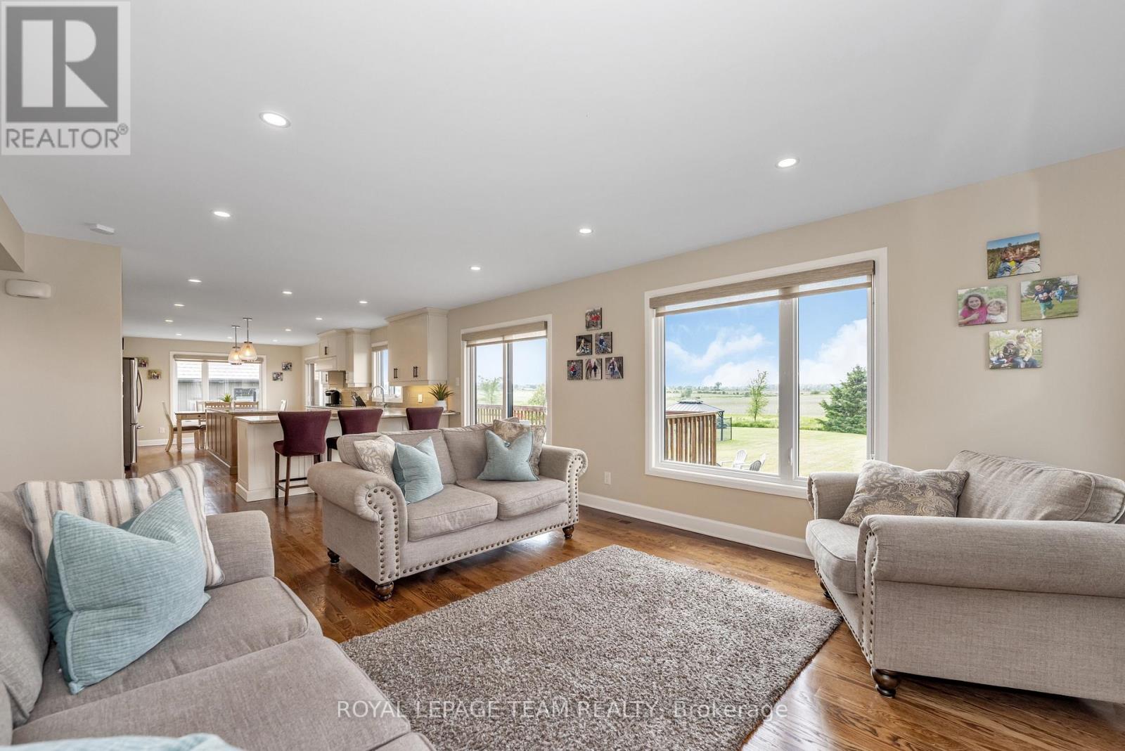 82 Porcupine Trail, Ottawa, Ontario  K0A 1T0 - Photo 13 - X12217459
