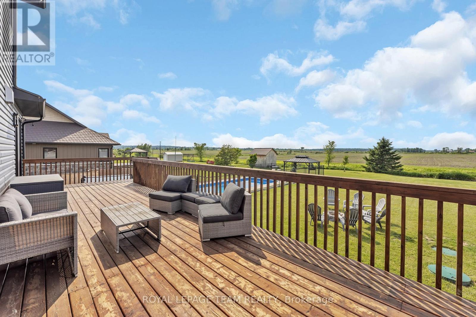 82 Porcupine Trail, Ottawa, Ontario  K0A 1T0 - Photo 38 - X12217459