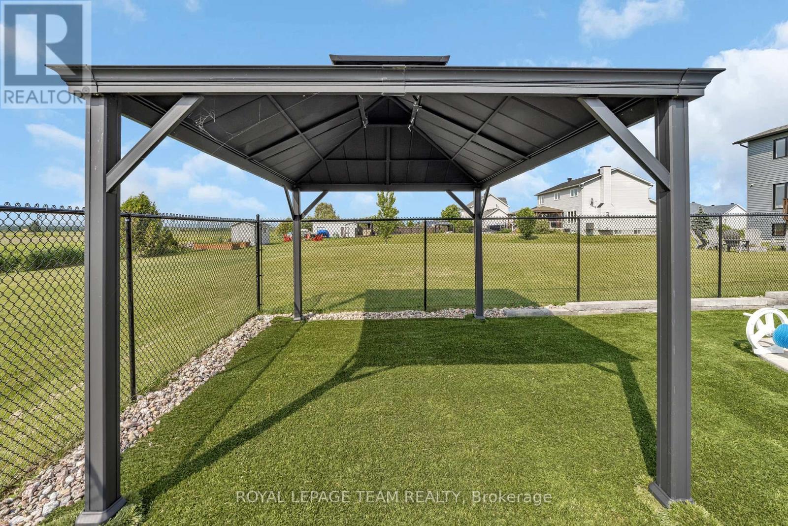 82 Porcupine Trail, Ottawa, Ontario  K0A 1T0 - Photo 43 - X12217459
