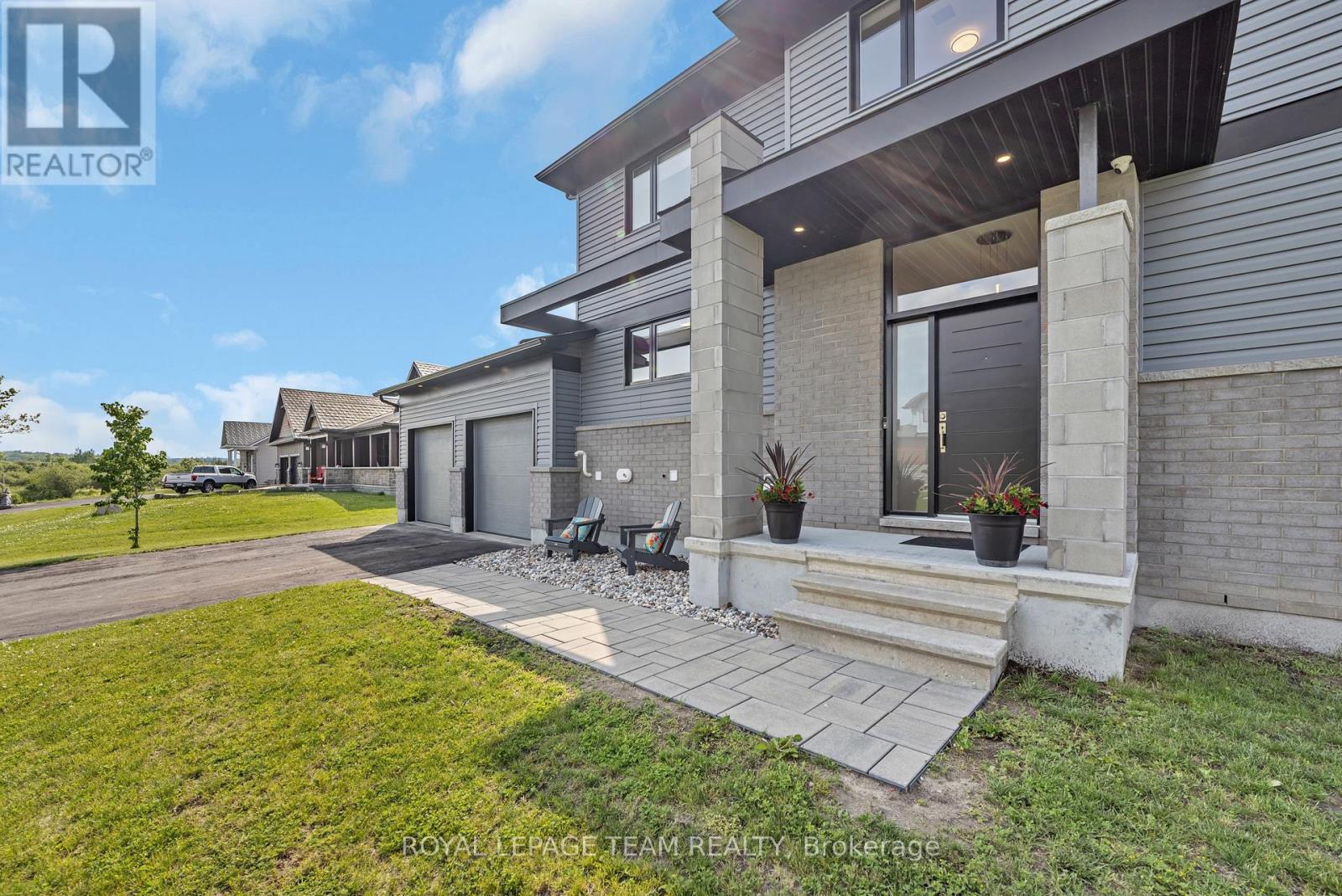82 Porcupine Trail, Ottawa, Ontario  K0A 1T0 - Photo 5 - X12217459
