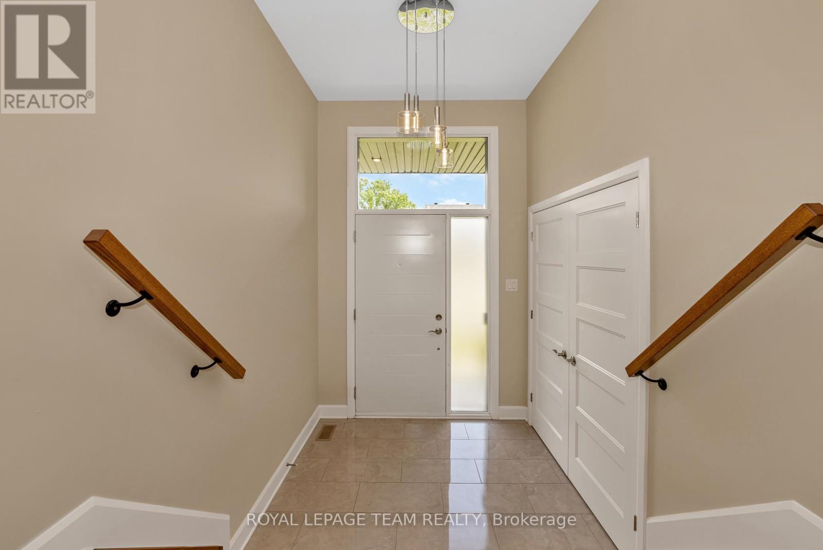 82 Porcupine Trail, Ottawa, Ontario  K0A 1T0 - Photo 6 - X12217459