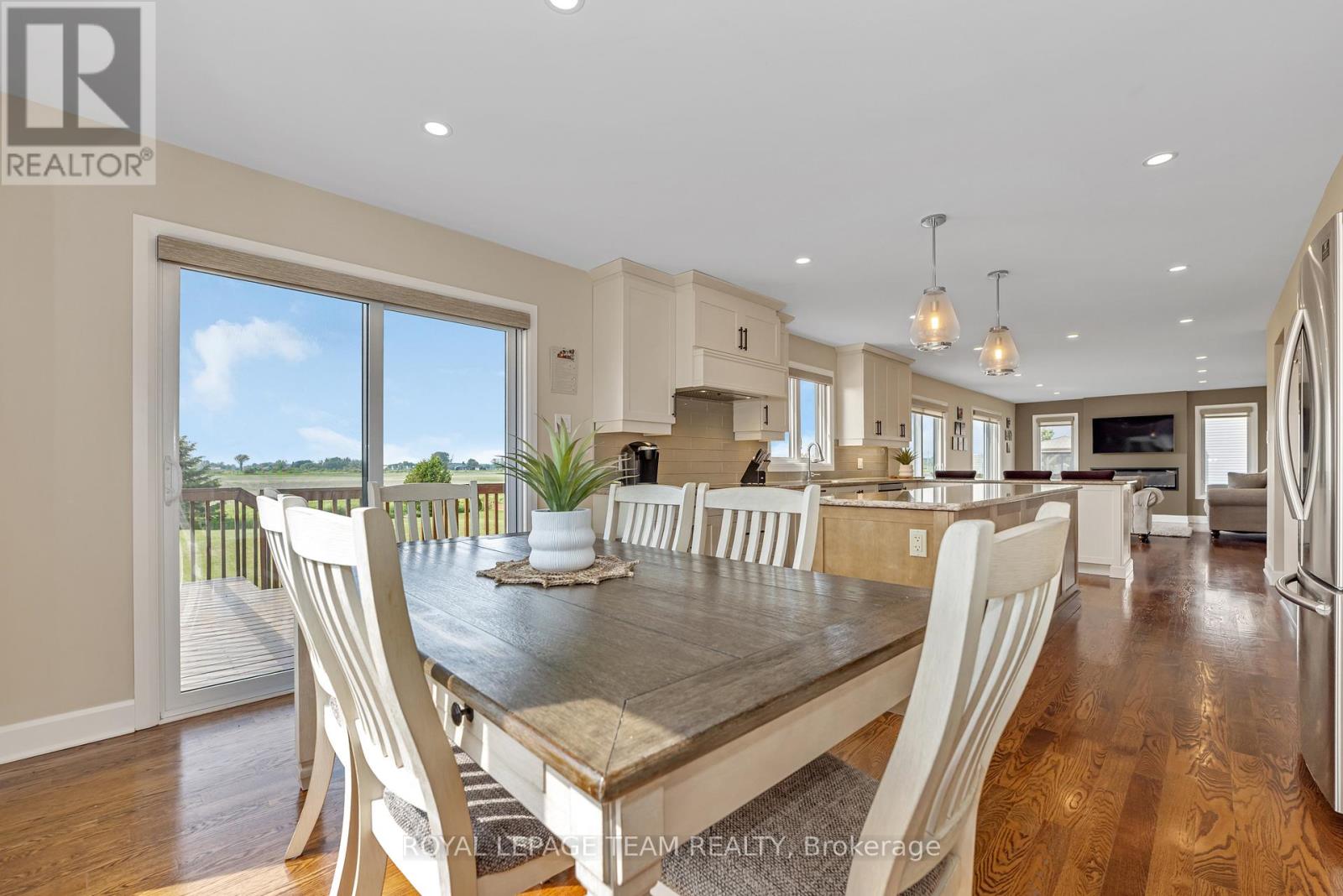 82 Porcupine Trail, Ottawa, Ontario  K0A 1T0 - Photo 9 - X12217459