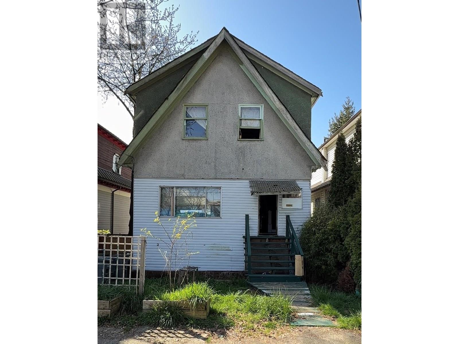 1017 Mclean Drive, Vancouver, British Columbia  V5L 3N2 - Photo 1 - R3014931