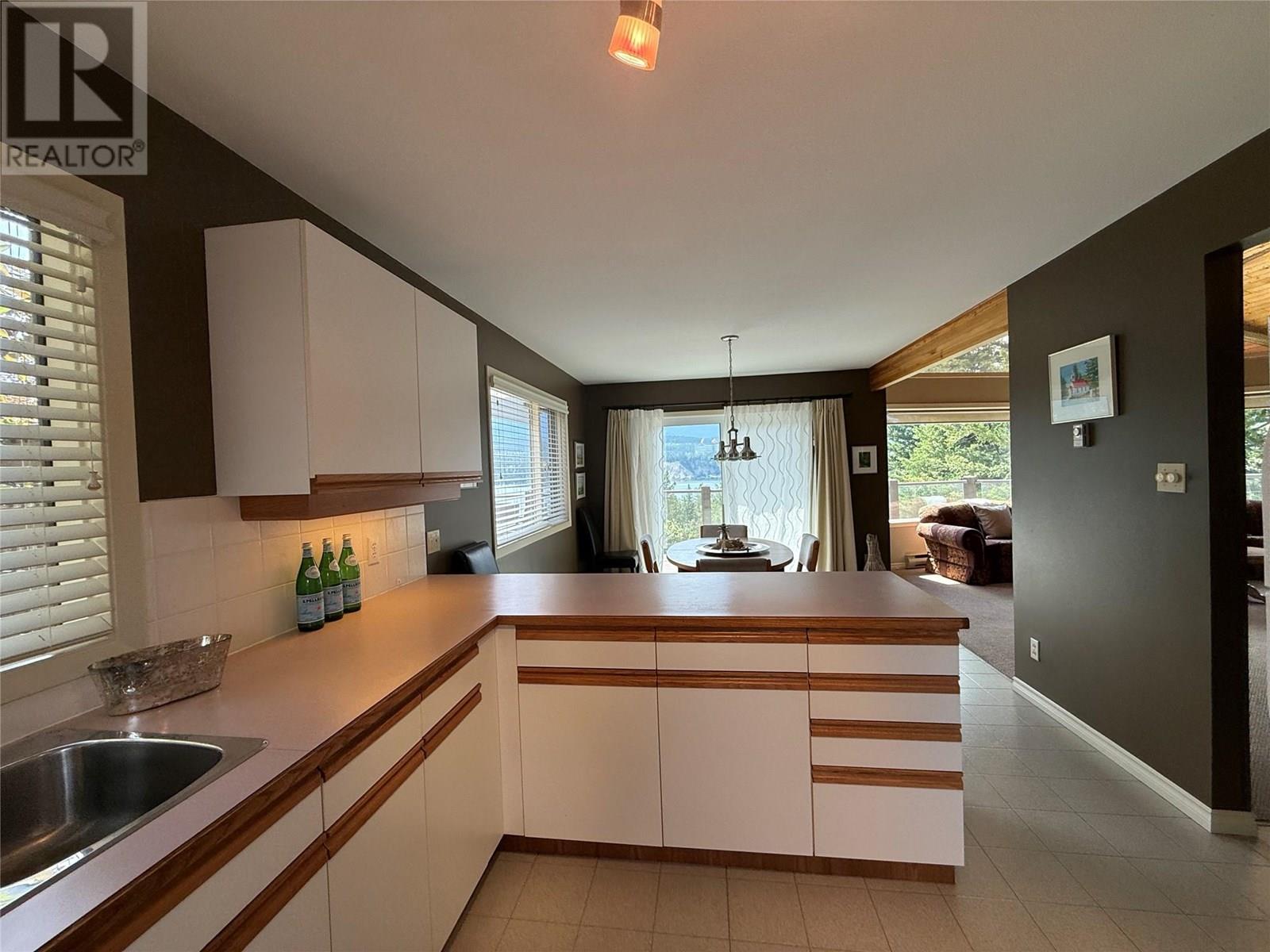 4721 Wilmai Road, Windermere, British Columbia  V0B 2L2 - Photo 12 - 10351782
