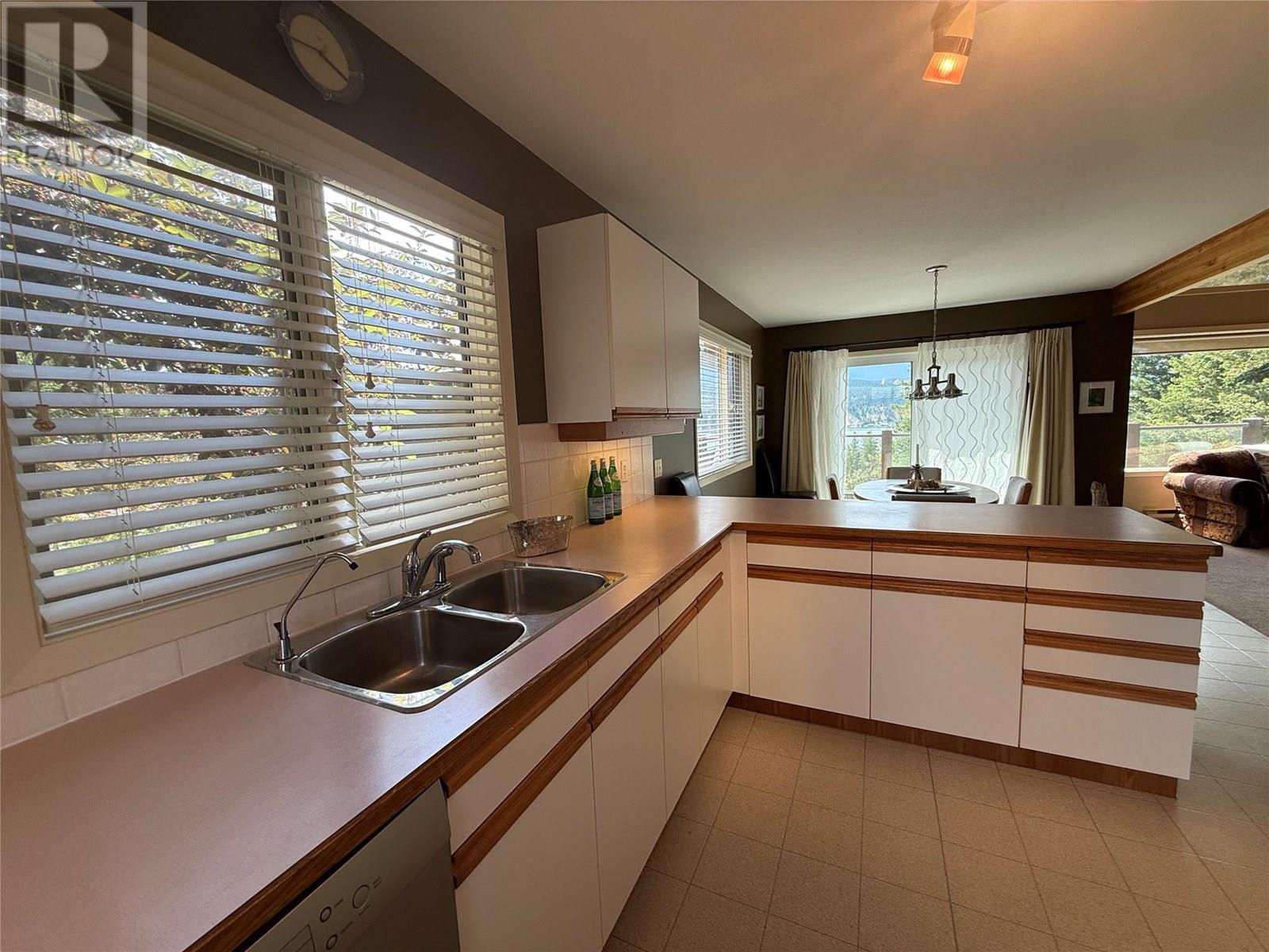 4721 Wilmai Road, Windermere, British Columbia  V0B 2L2 - Photo 10 - 10351782