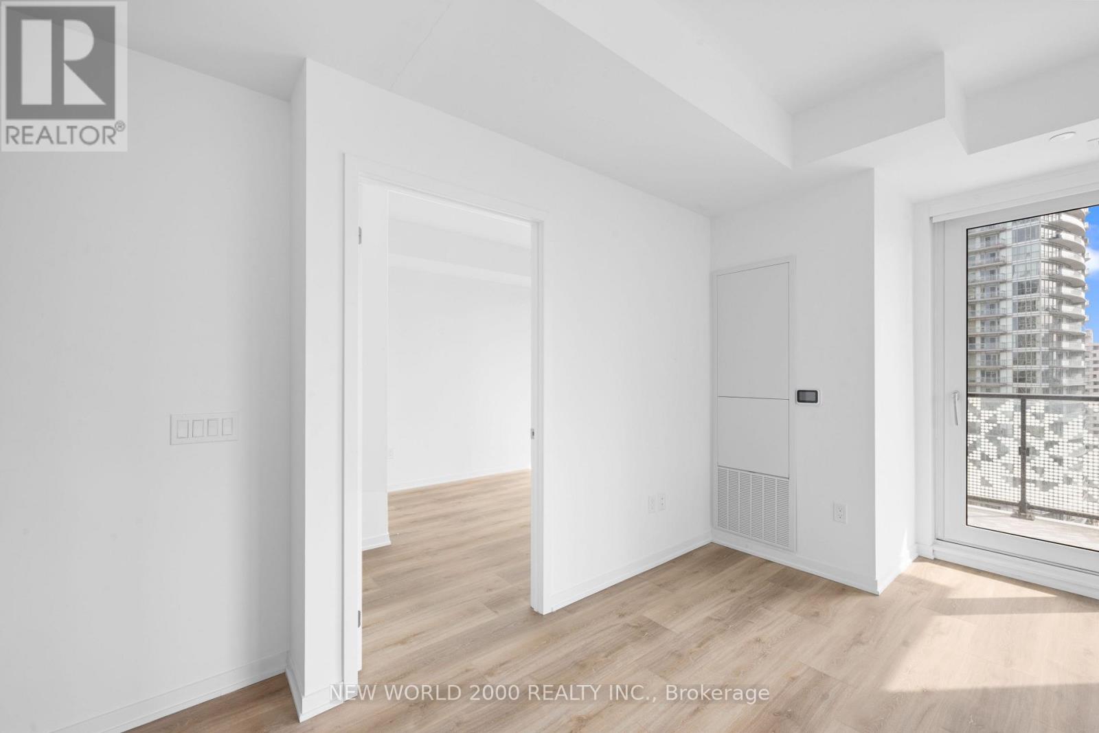 1709 - 101 Roehampton Avenue, Toronto, Ontario  M4P 2W2 - Photo 8 - C12217444