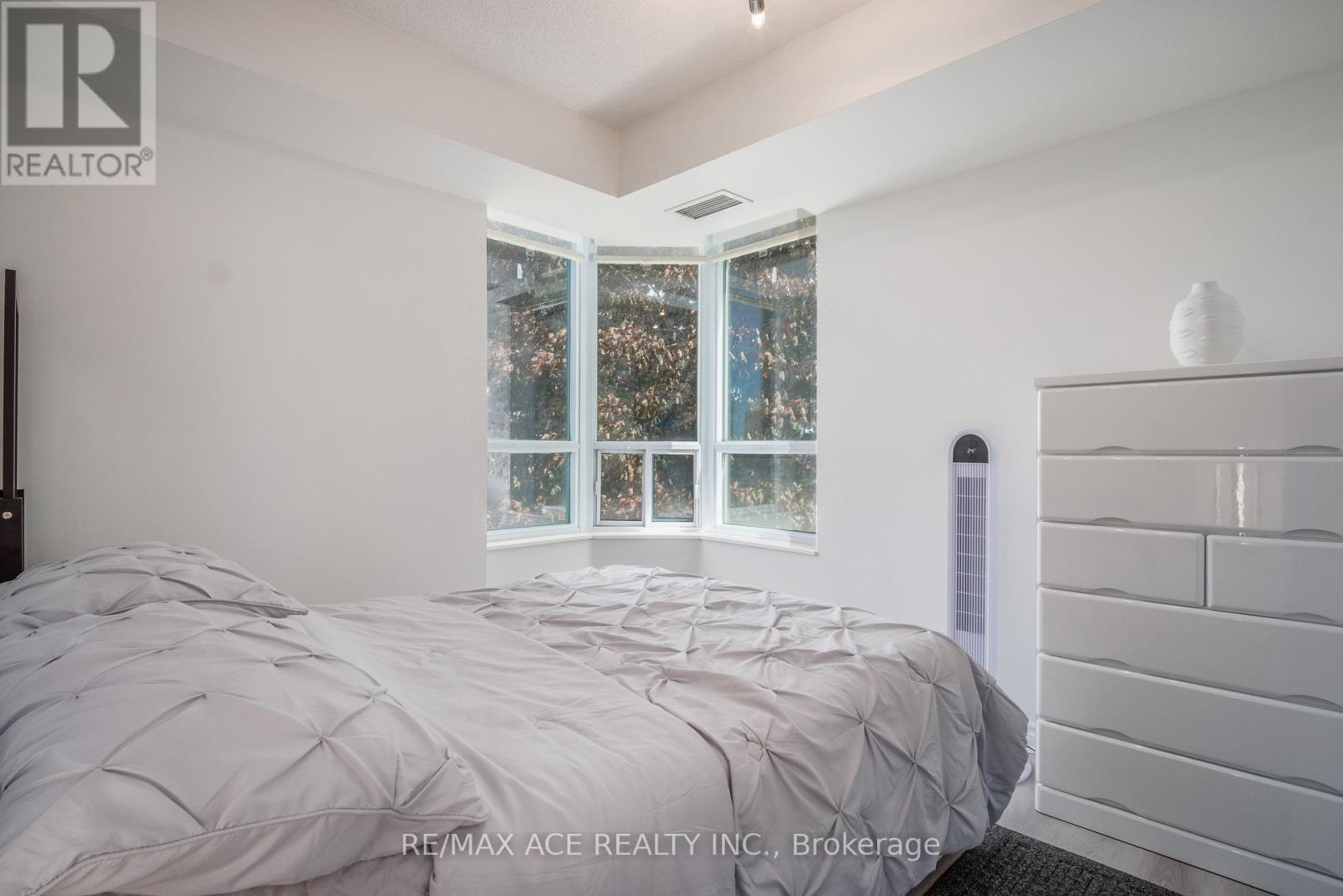 210 - 61 Town Centre Court, Toronto (Bendale), Ontario  M1P 5C5 - Photo 10 - E12217441