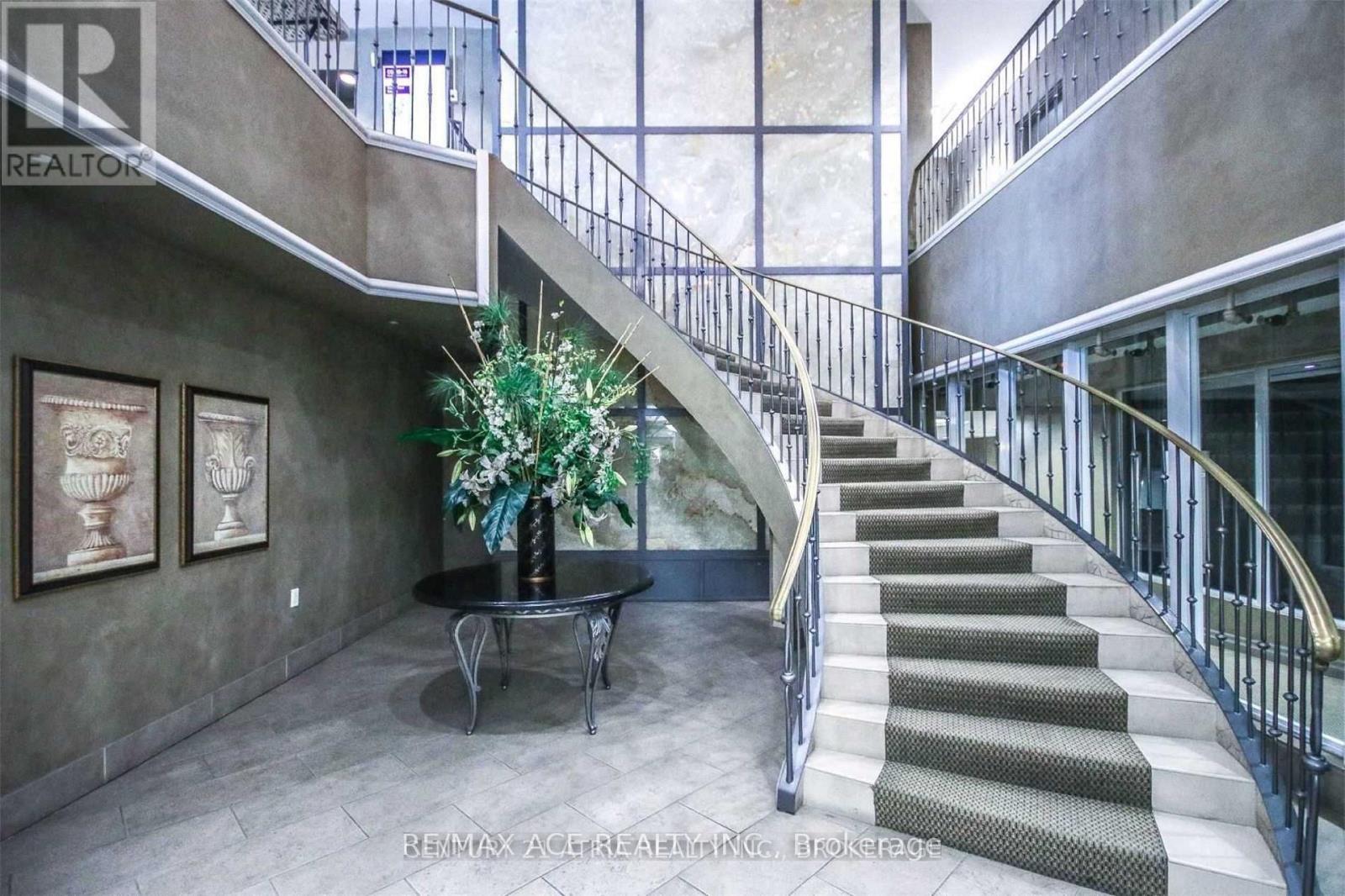 210 - 61 Town Centre Court, Toronto (Bendale), Ontario  M1P 5C5 - Photo 3 - E12217441