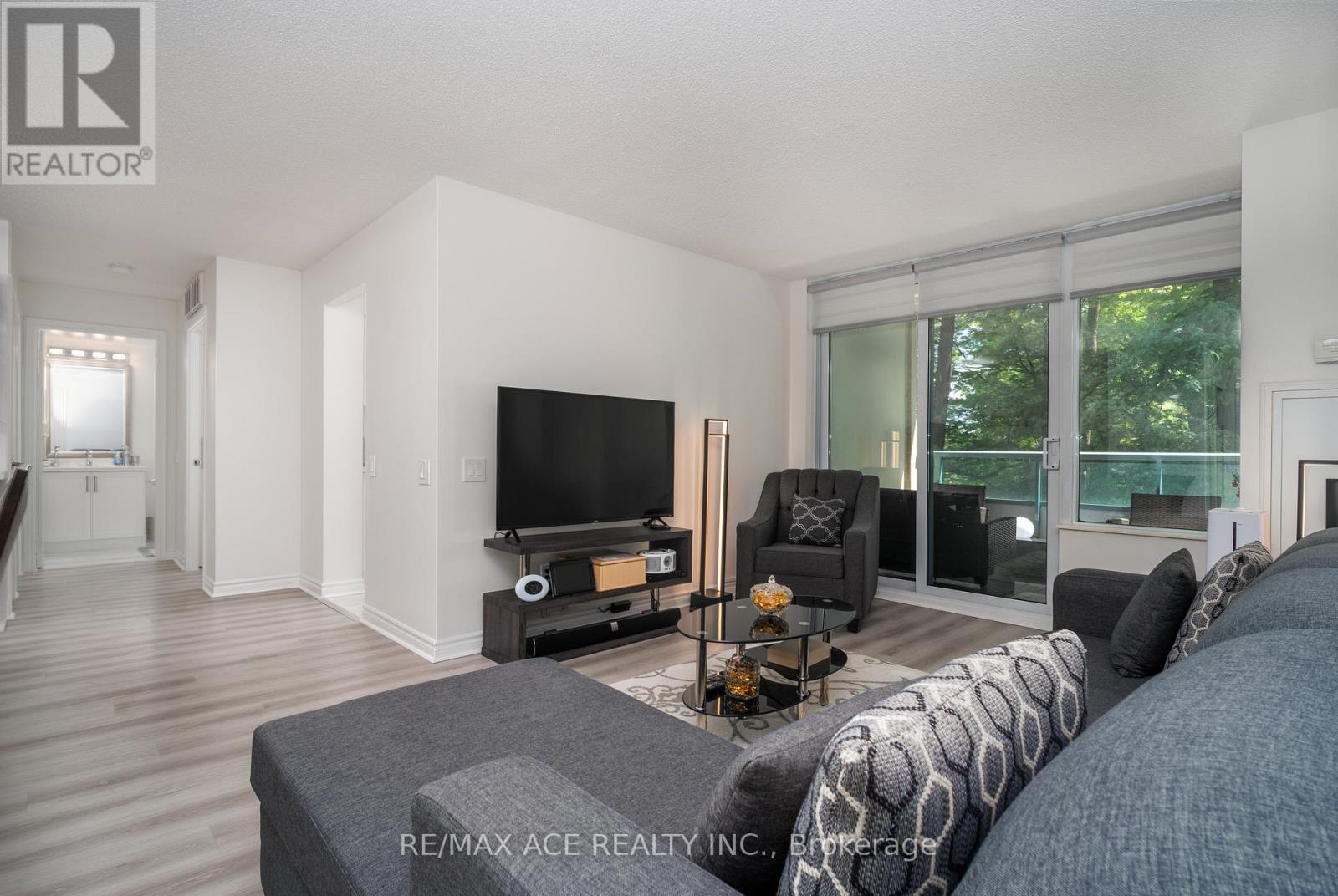 210 - 61 Town Centre Court, Toronto (Bendale), Ontario  M1P 5C5 - Photo 4 - E12217441