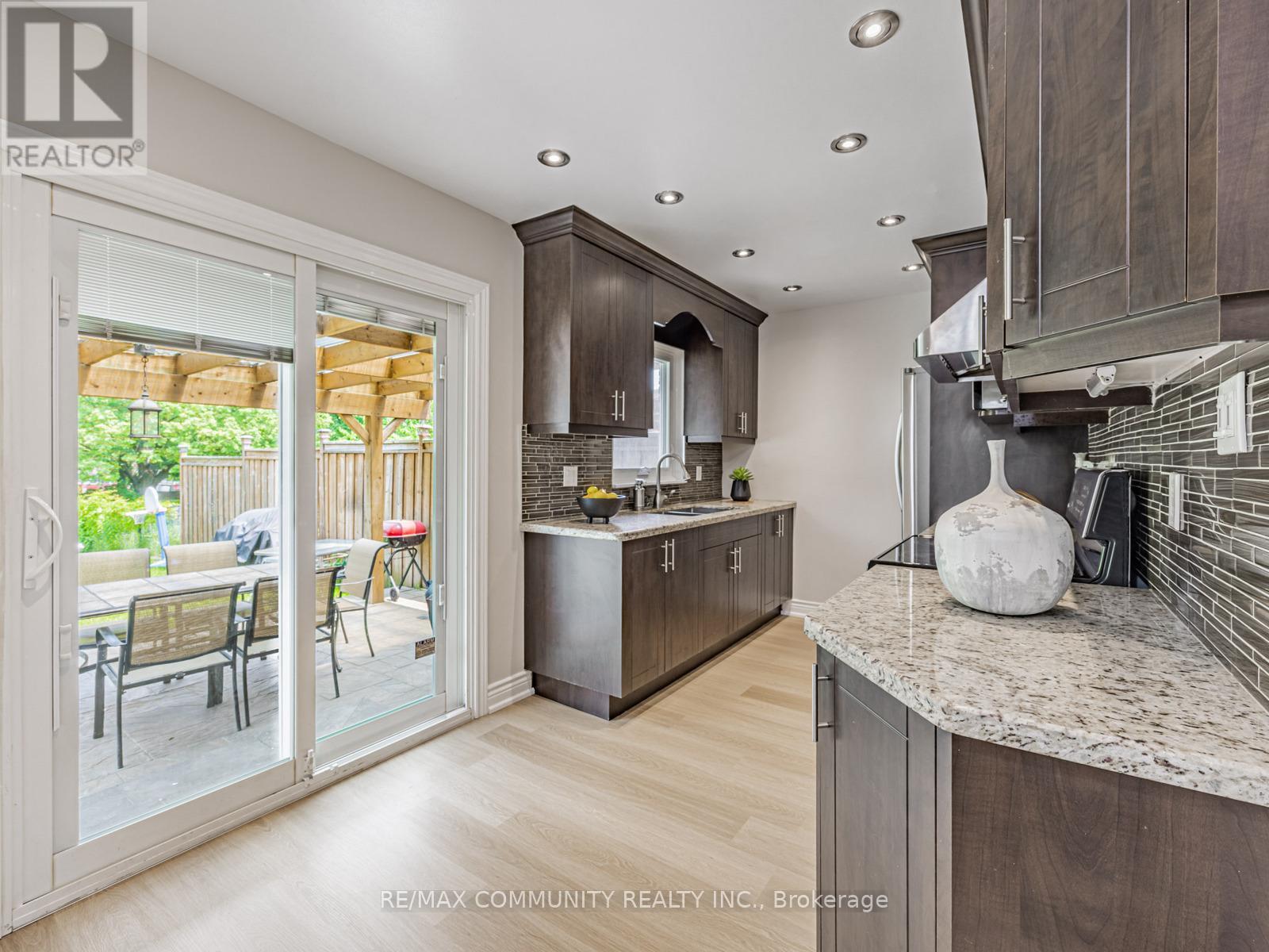 87 Lowry Square, Toronto, Ontario  M1B 1N7 - Photo 12 - E12217461
