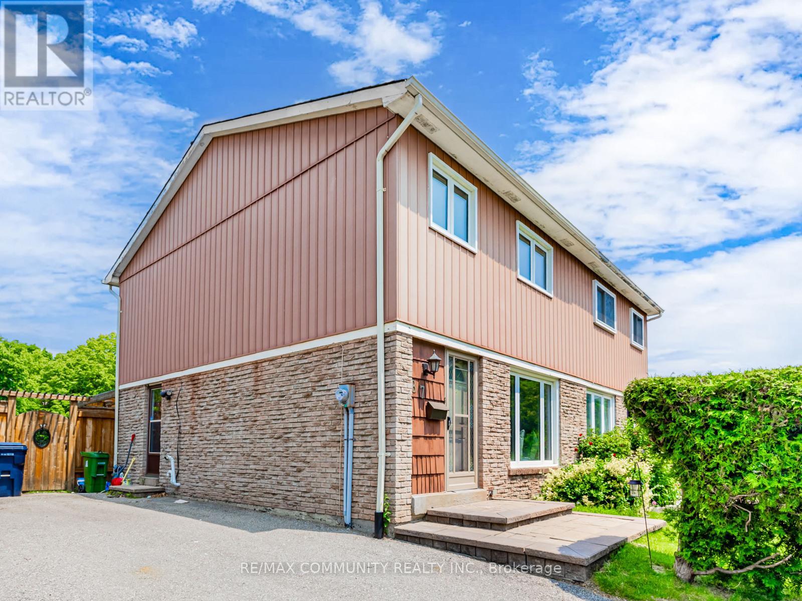 87 Lowry Square, Toronto, Ontario  M1B 1N7 - Photo 2 - E12217461