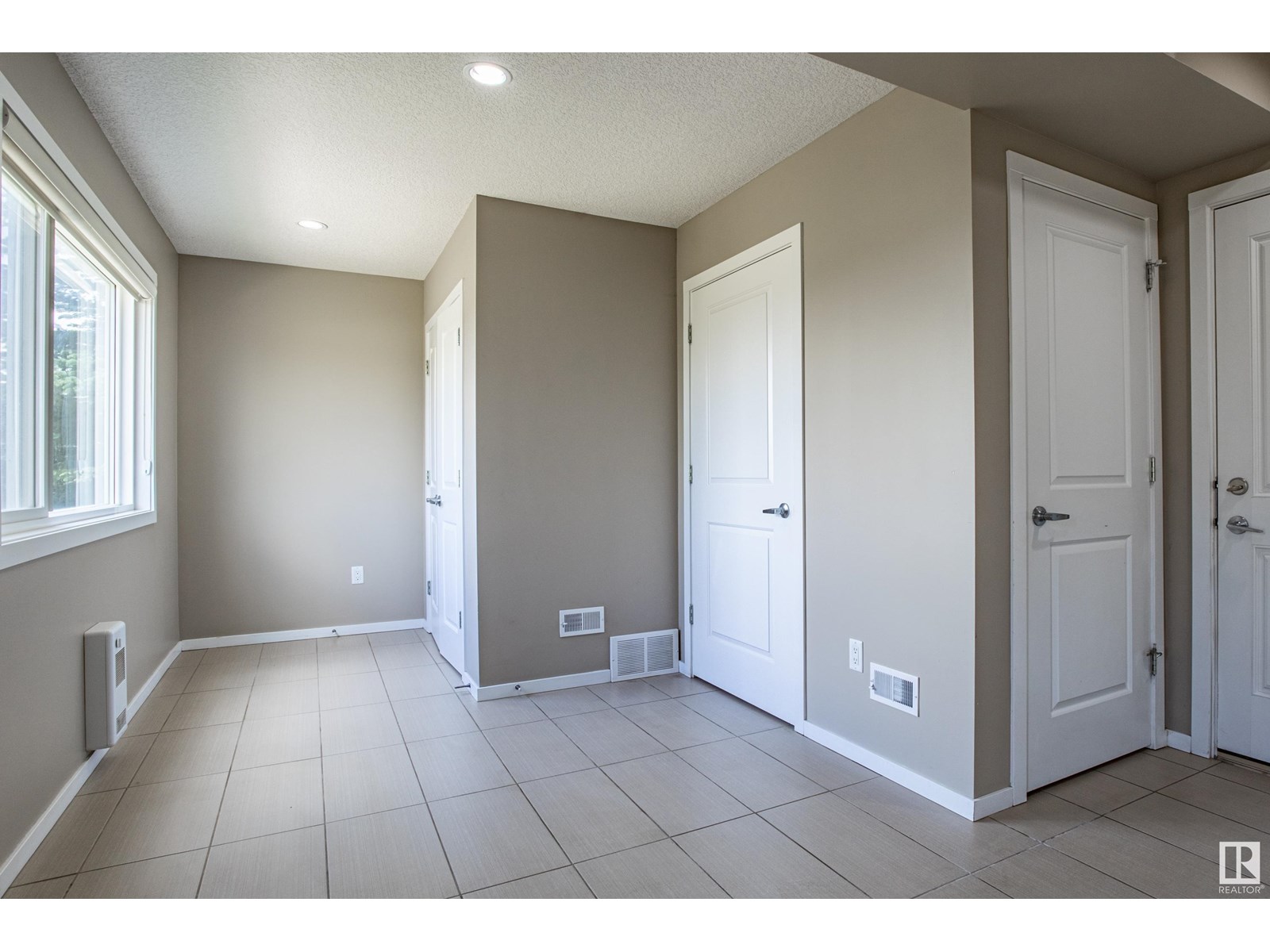 #3 1075 Rosenthal Bv Nw, Edmonton, Alberta  T5T 7G5 - Photo 42 - E4442085