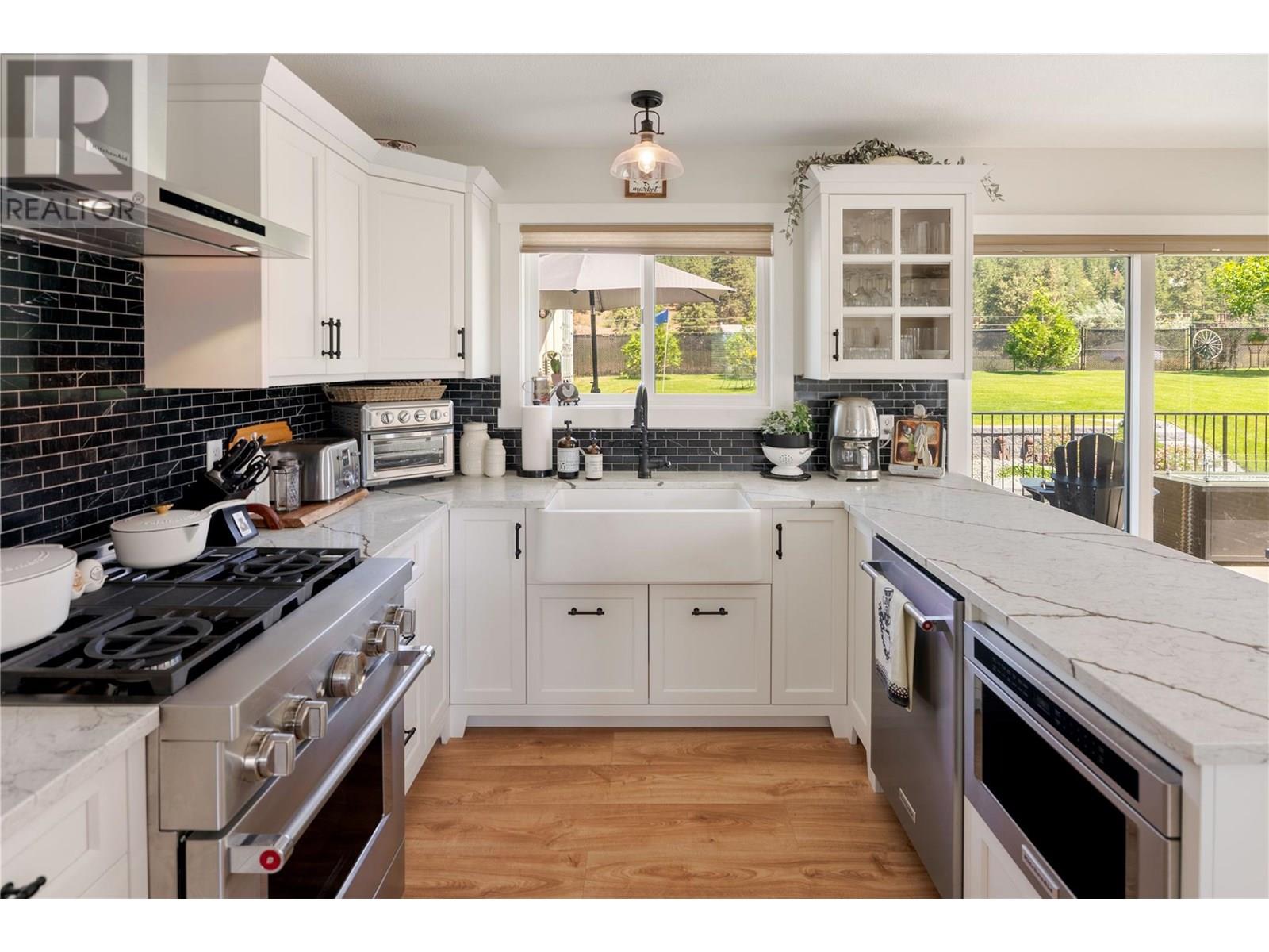 4043 Smith Way, Peachland, British Columbia  V0H 1X2 - Photo 9 - 10351490