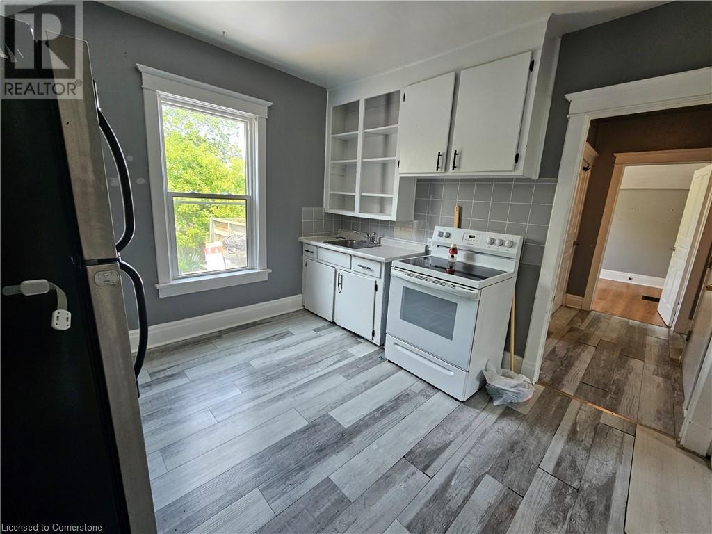 56 Cameron Street N, Kitchener, Ontario  N2H 3A3 - Photo 3 - 40740865