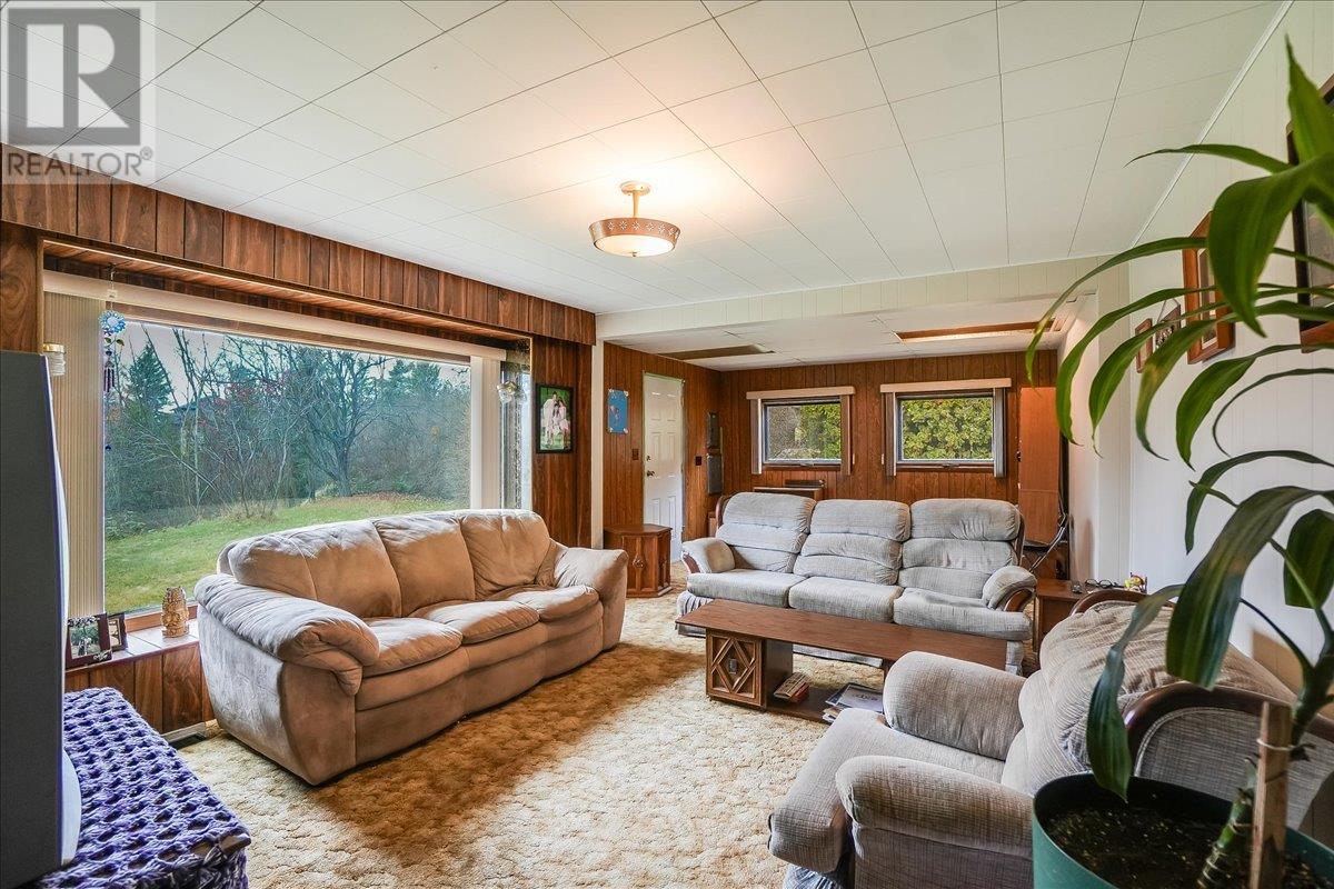 3601 3rd Avenue, Castlegar, British Columbia  V1N 2R7 - Photo 12 - 10352032