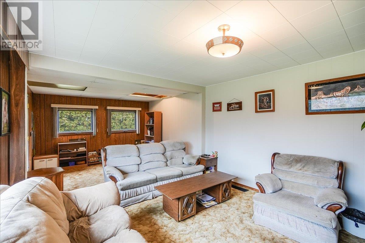 3601 3rd Avenue, Castlegar, British Columbia  V1N 2R7 - Photo 13 - 10352032