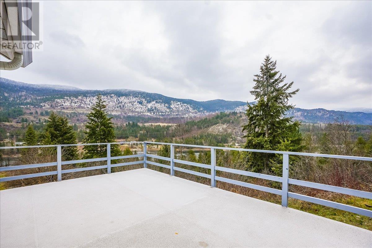 3601 3rd Avenue, Castlegar, British Columbia  V1N 2R7 - Photo 22 - 10352032