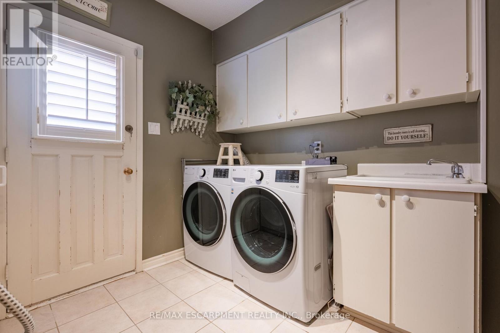 2054 Teeside Court, Mississauga (Central Erin Mills), Ontario  L5M 3E5 - Photo 17 - W12217384
