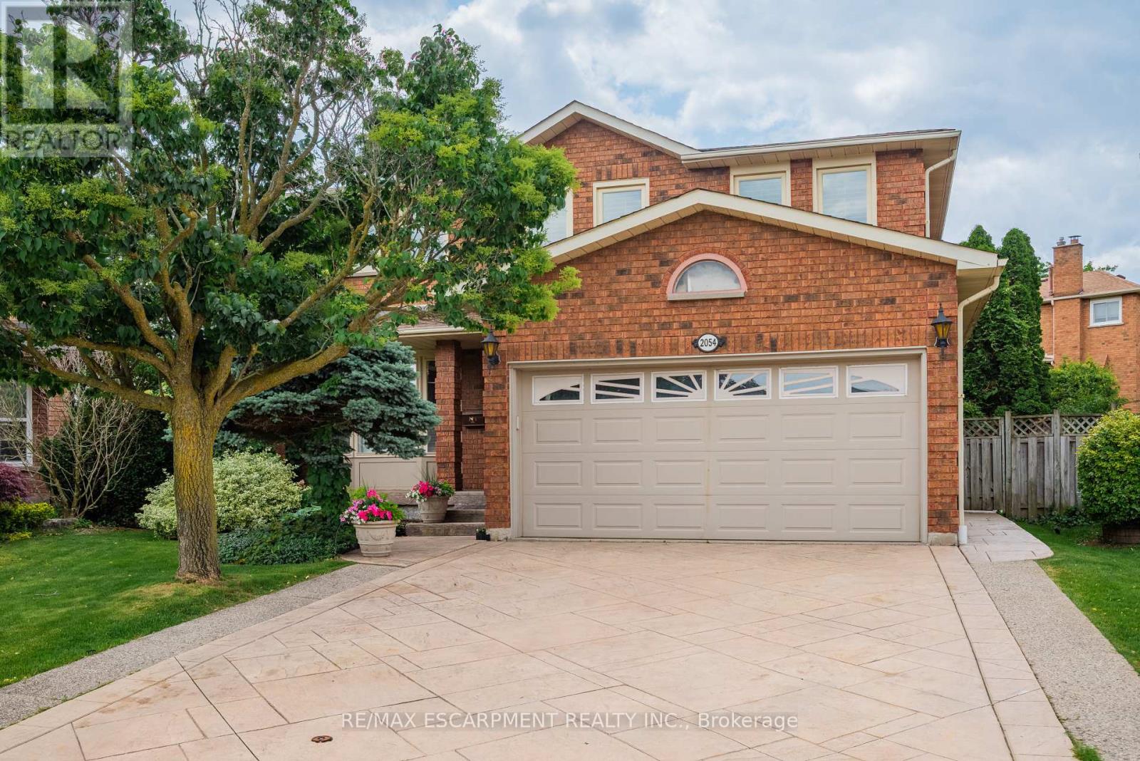 2054 Teeside Court, Mississauga (Central Erin Mills), Ontario  L5M 3E5 - Photo 2 - W12217384