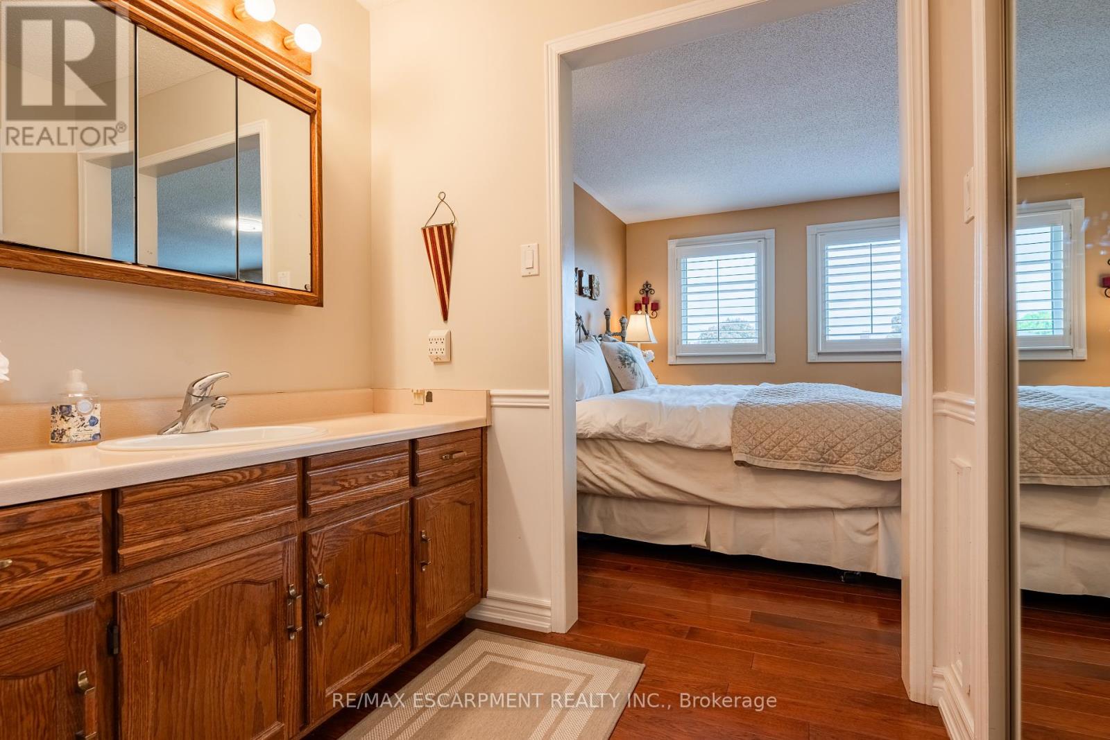 2054 Teeside Court, Mississauga (Central Erin Mills), Ontario  L5M 3E5 - Photo 21 - W12217384