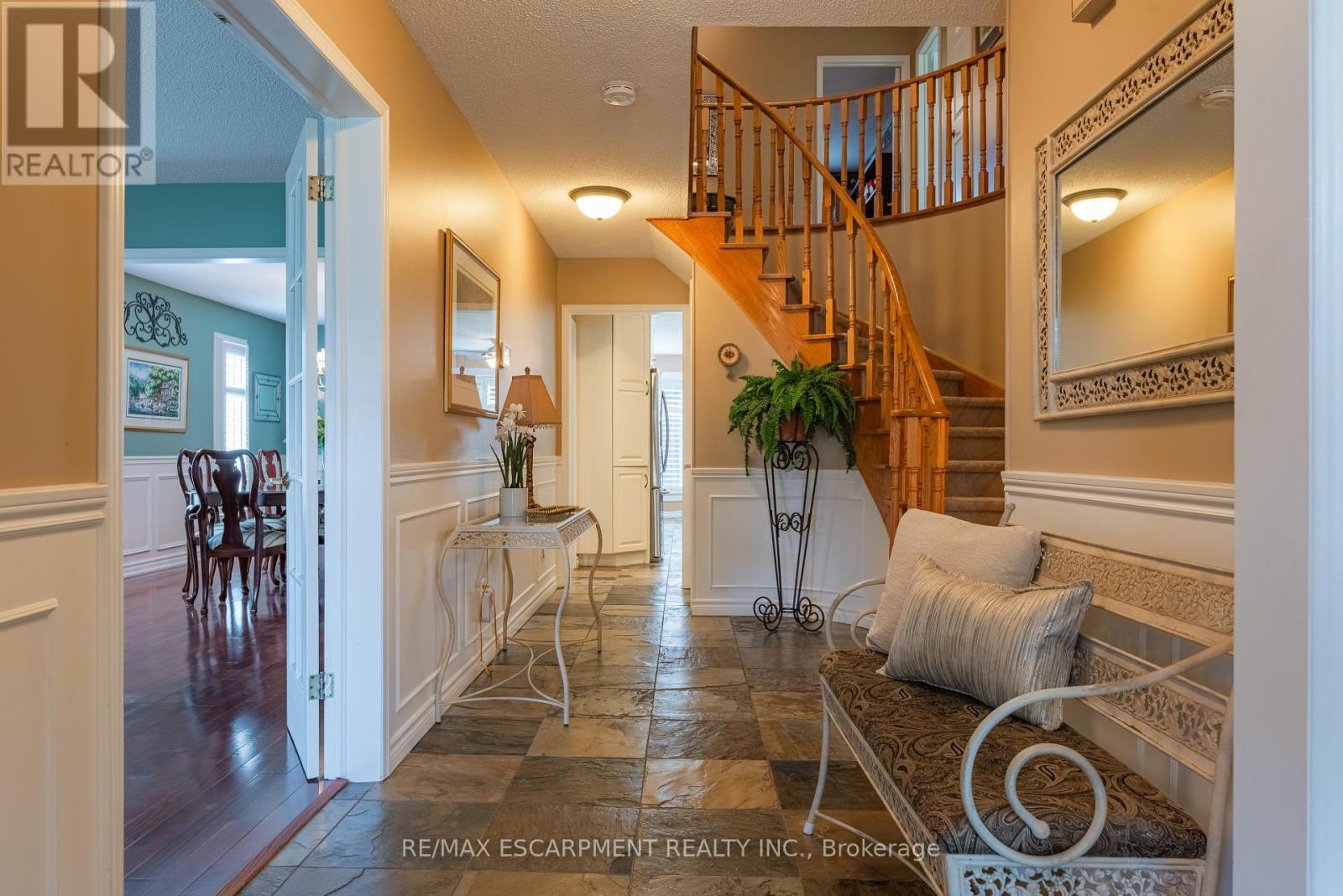 2054 Teeside Court, Mississauga (Central Erin Mills), Ontario  L5M 3E5 - Photo 4 - W12217384