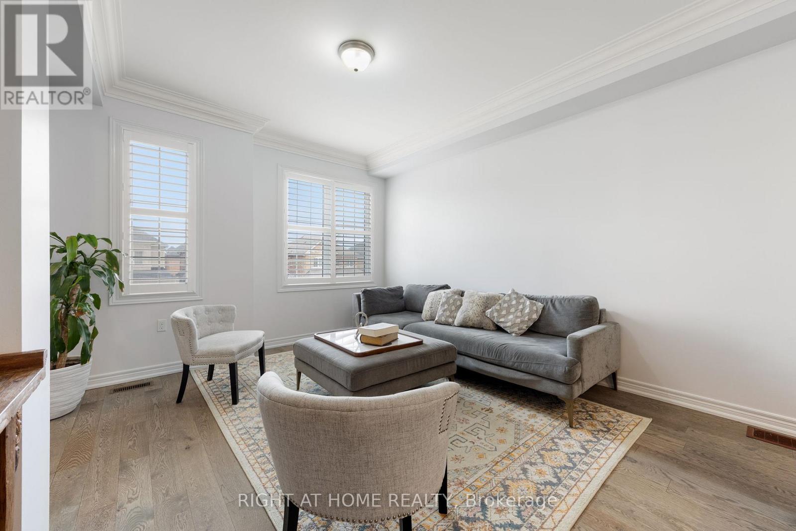 Property at 36 MEADOWCREEK ROAD image 4