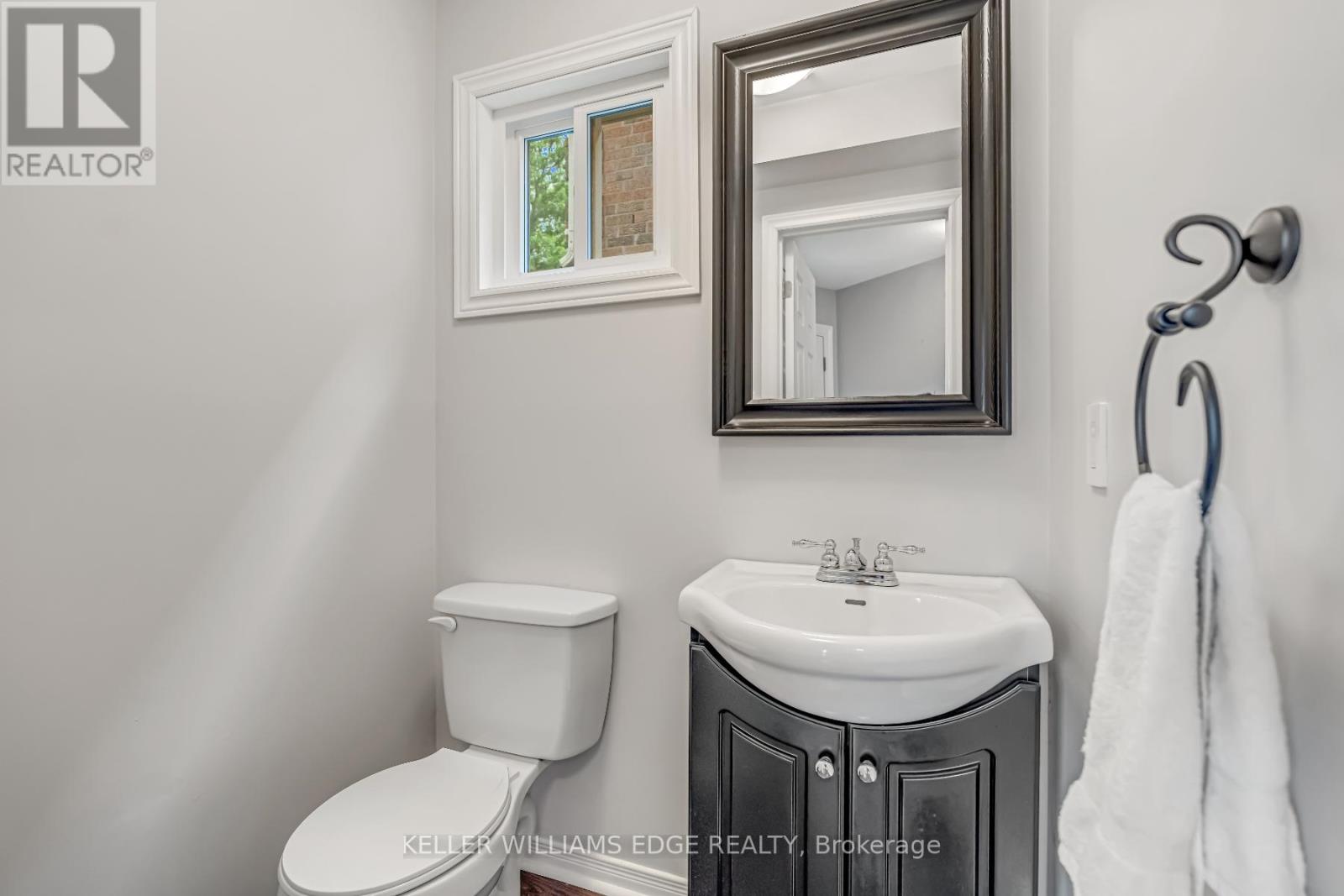 15 Smith Drive, Halton Hills (Georgetown), Ontario  L7G 5K7 - Photo 14 - W12217434