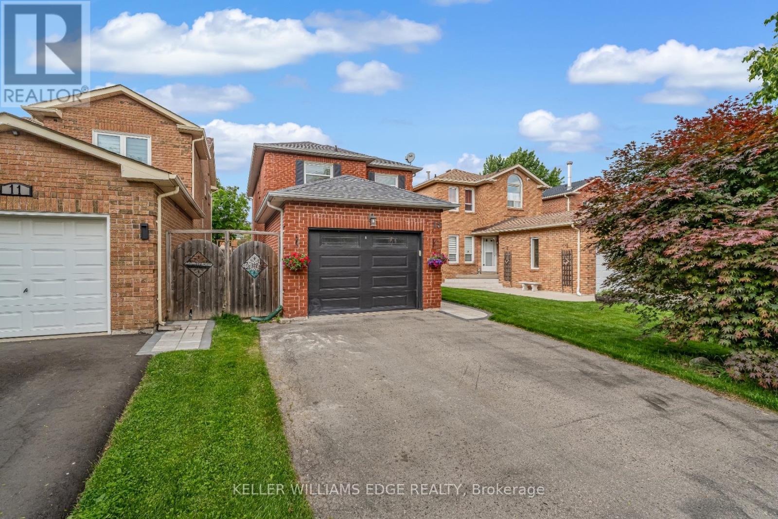 15 Smith Drive, Halton Hills (Georgetown), Ontario  L7G 5K7 - Photo 2 - W12217434