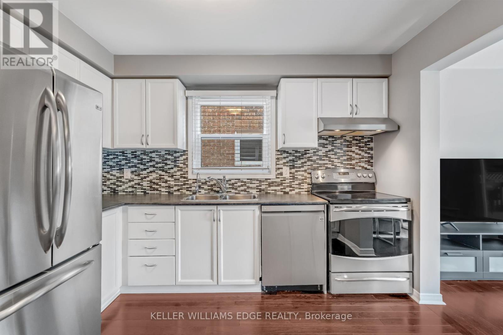 15 Smith Drive, Halton Hills (Georgetown), Ontario  L7G 5K7 - Photo 9 - W12217434