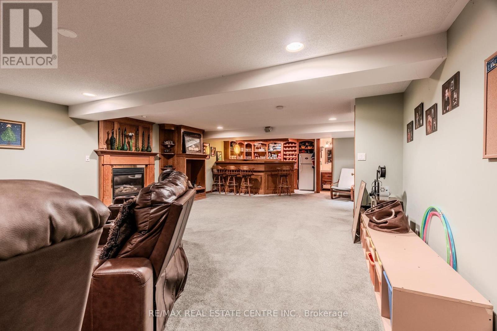 22 Hillside Drive, Halton Hills (Georgetown), Ontario  L7G 4W3 - Photo 24 - W12217438