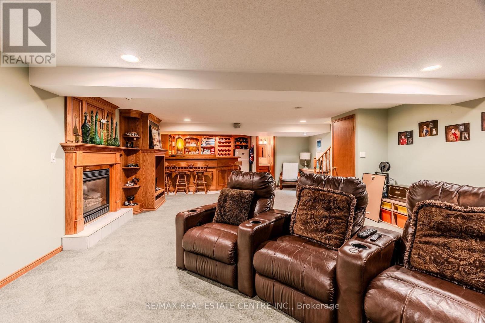 22 Hillside Drive, Halton Hills (Georgetown), Ontario  L7G 4W3 - Photo 26 - W12217438