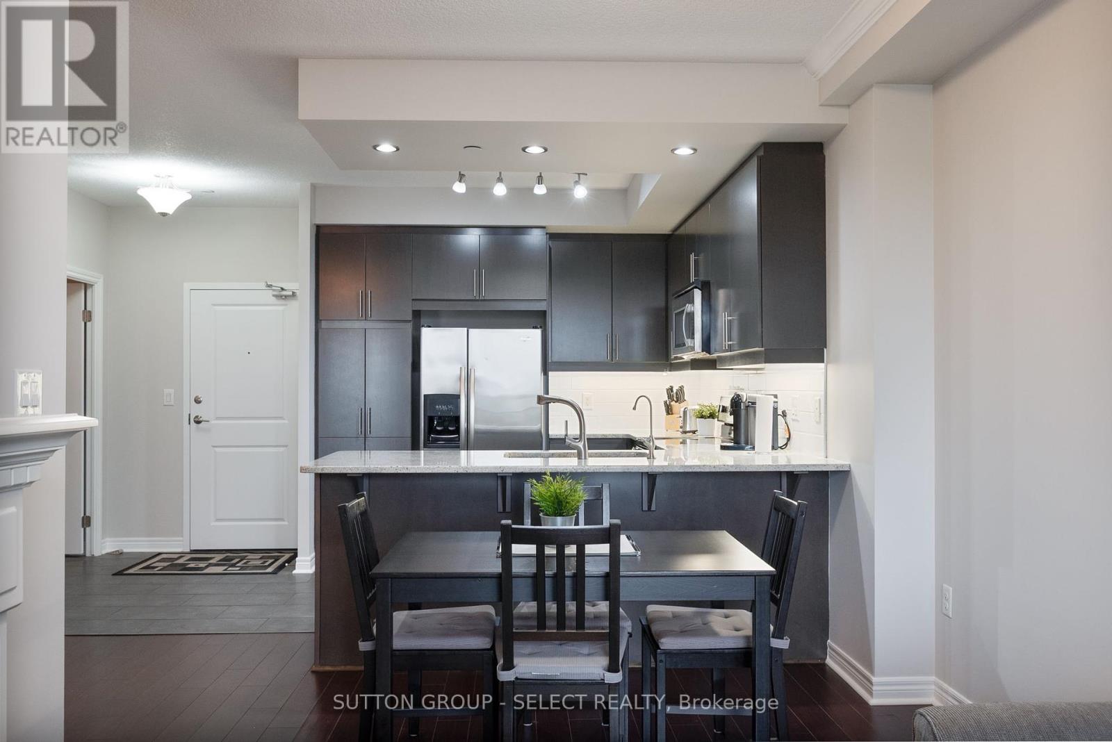 806 - 330 Ridout Street N, London East (East K), Ontario  N6C 3Z3 - Photo 13 - X12217486