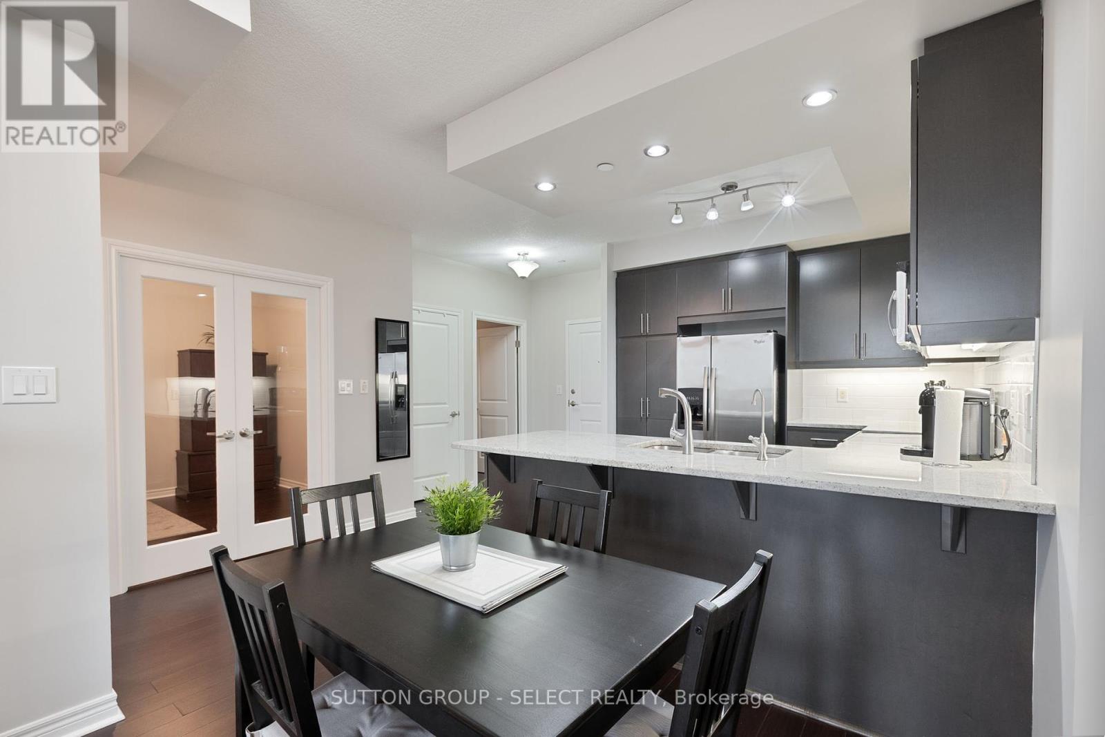 806 - 330 Ridout Street N, London East (East K), Ontario  N6C 3Z3 - Photo 15 - X12217486